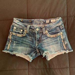 Miss Me Shorts - Size 26